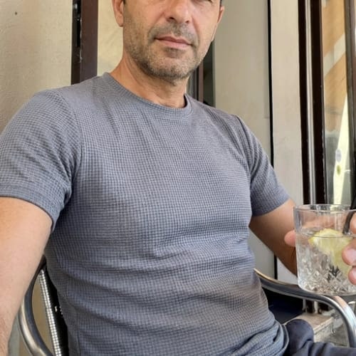 Customer photo review of Arden - Men's Ultra Comfortable Crew Neck T-Shirt