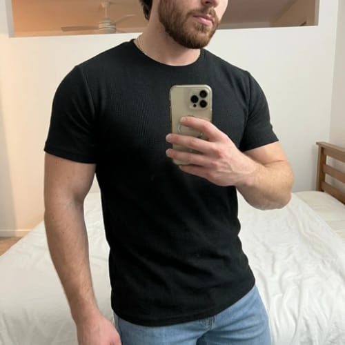 Customer photo review of Arden - Men's Ultra Comfortable Crew Neck T-Shirt
