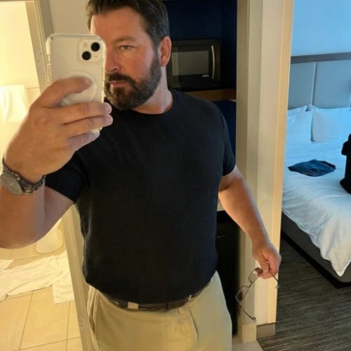 Customer photo review of Arden - Men's Ultra Comfortable Crew Neck T-Shirt